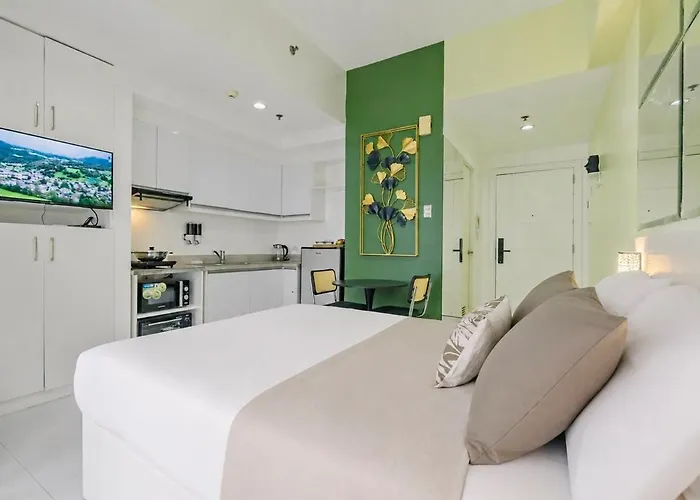 Tropical Retreat 24f Balcony Greenbelt Makati *