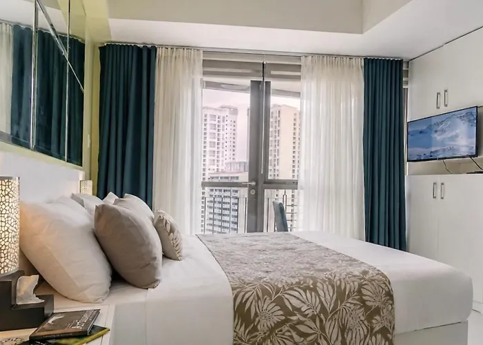 Tropical Retreat 24f Balcony Greenbelt Makati Apartment Manila