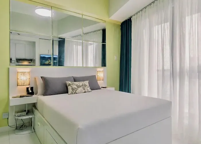 Tropical Retreat 24f Balcony Greenbelt Makati