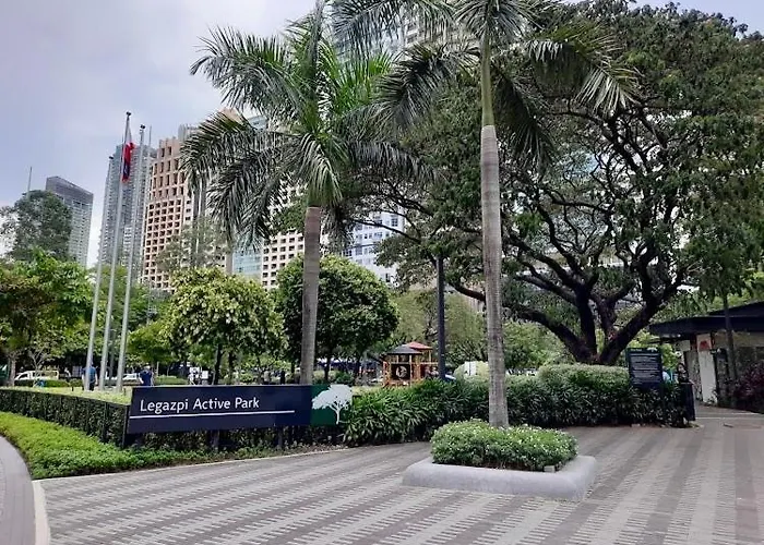 Tropical Retreat 24f Balcony Greenbelt Makati
